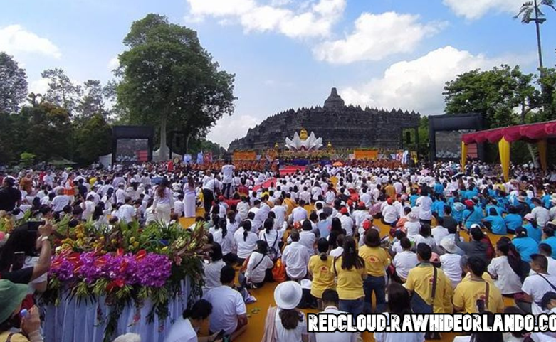 Waisak di Borobudur
